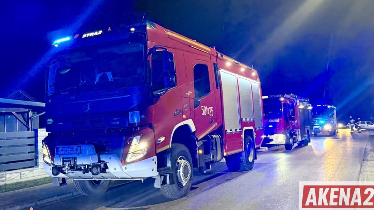 Zderzenie trzech aut. Cztery osoby, w tym dziecko, trafiły do szpitala! [FOTO]