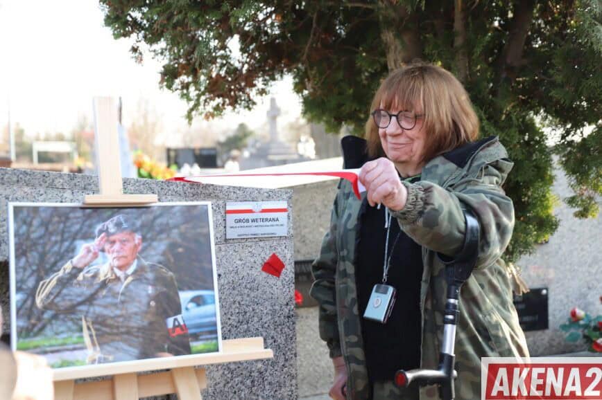 Mogiła śp. Jerzego Dębickiego z wyjątkowym oznaczeniem z IPN