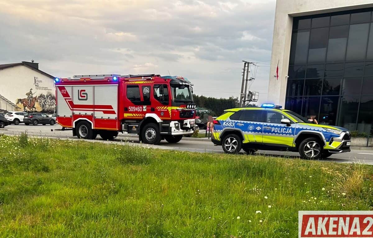15-latek bez kasku potrącony przez Teslę. Mandat nie tylko dla kierowcy